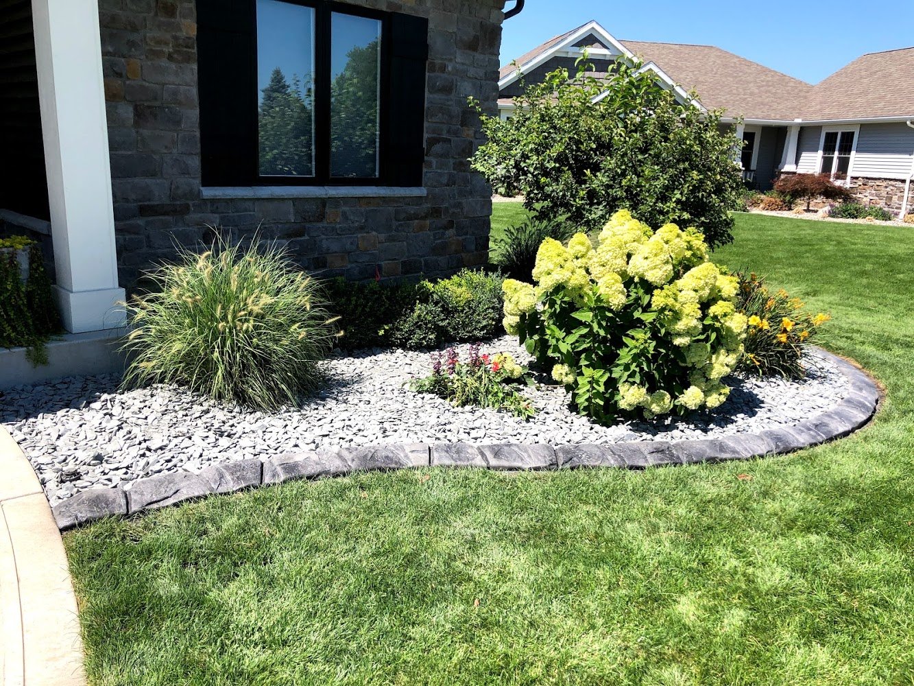 Superior Borders | Custom Concerte Curbing