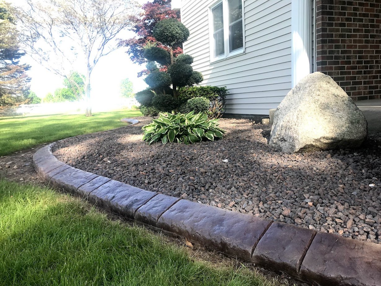 Superior Borders | Custom Concerte Curbing