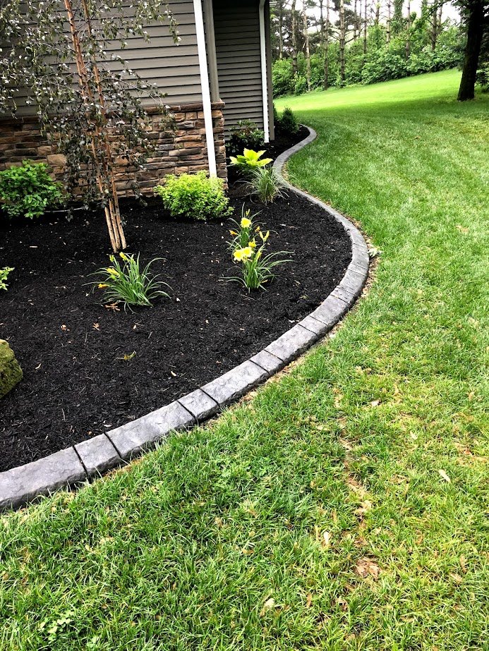 Superior Borders | Custom Concerte Curbing